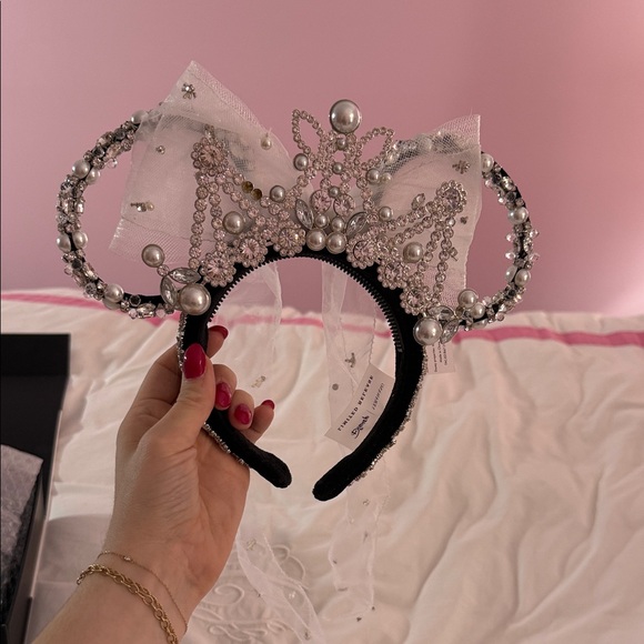 Vera Wang x Disney Minnie Mouse Ears Tiara Headband - Picture 2 of 9